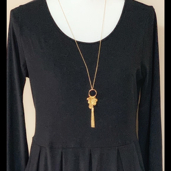 Stone Cluster Pendant Necklace - Picture 2 of 3